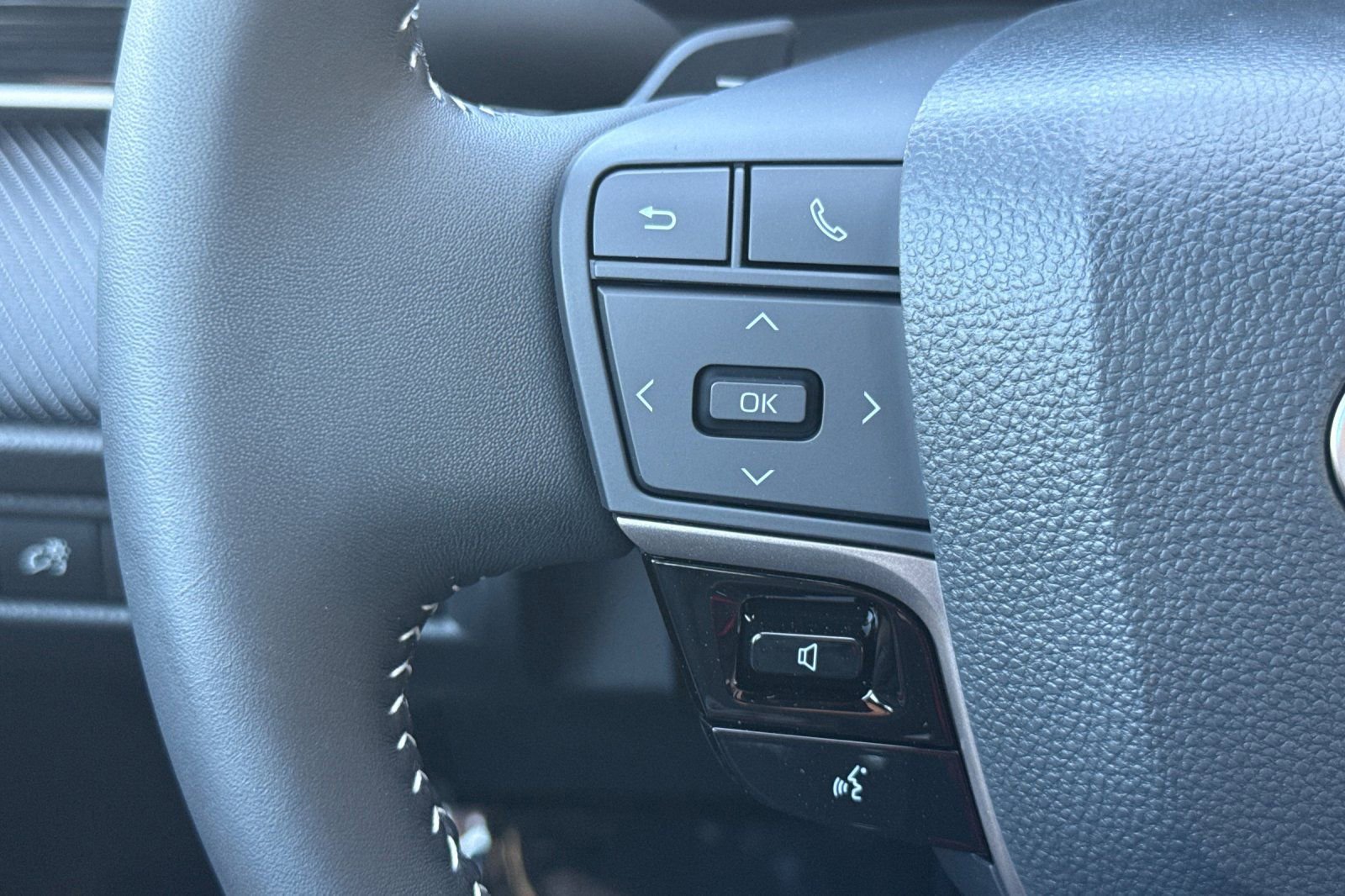 New 2025 Toyota Camry SE w/ Convenience Package image 26