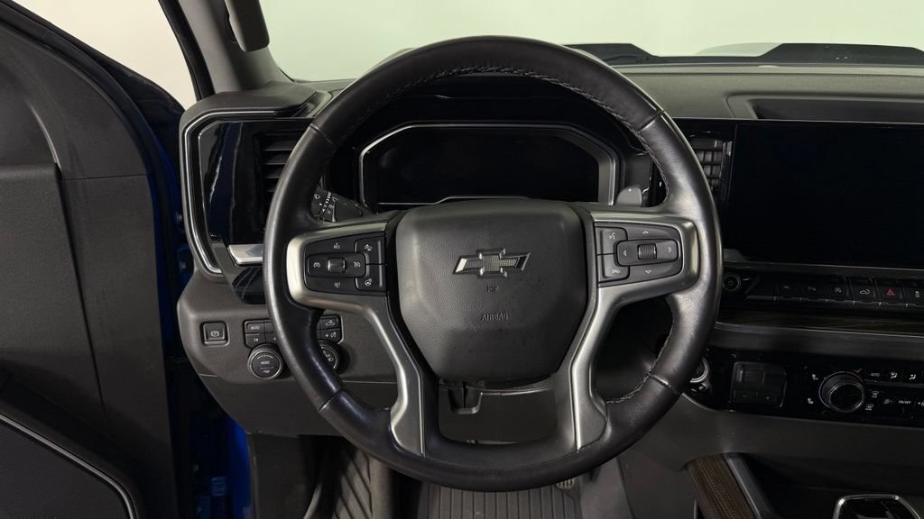 Used 2022 Chevrolet Silverado 1500 LT Trail Boss w/ LT Trail Boss Premium Package AWD/4WD image 16