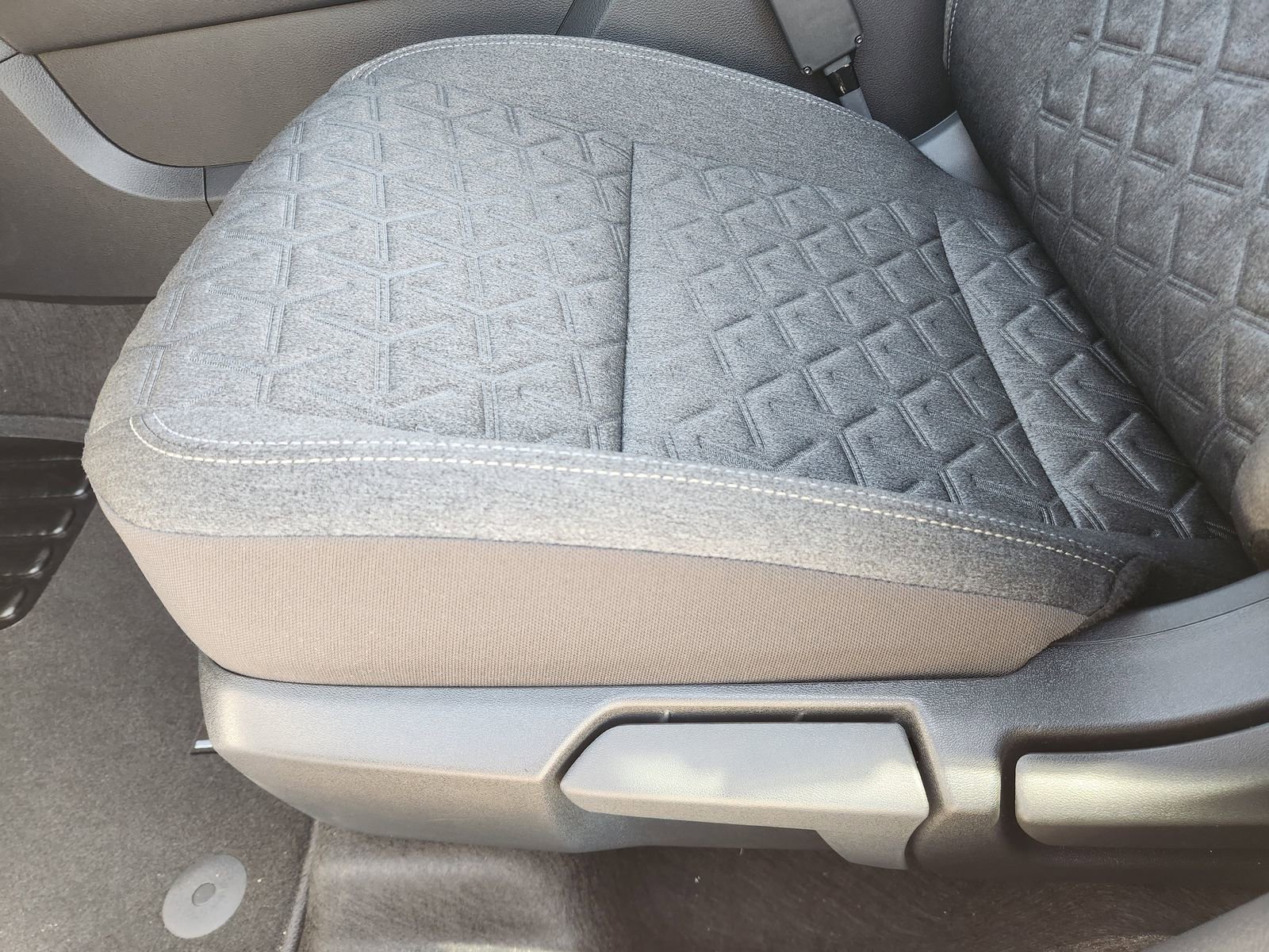 New 2026 Nissan Kicks SV w/ SV Premium Package image 20