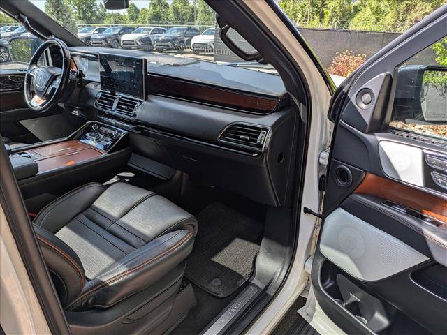 Used 2023 Lincoln Navigator Black Label AWD/4WD image 10