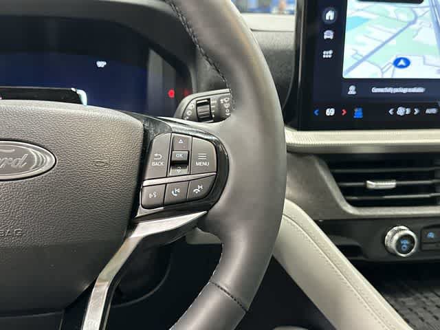 Used 2025 Ford Explorer Platinum w/ Ultimate Package AWD/4WD image 18