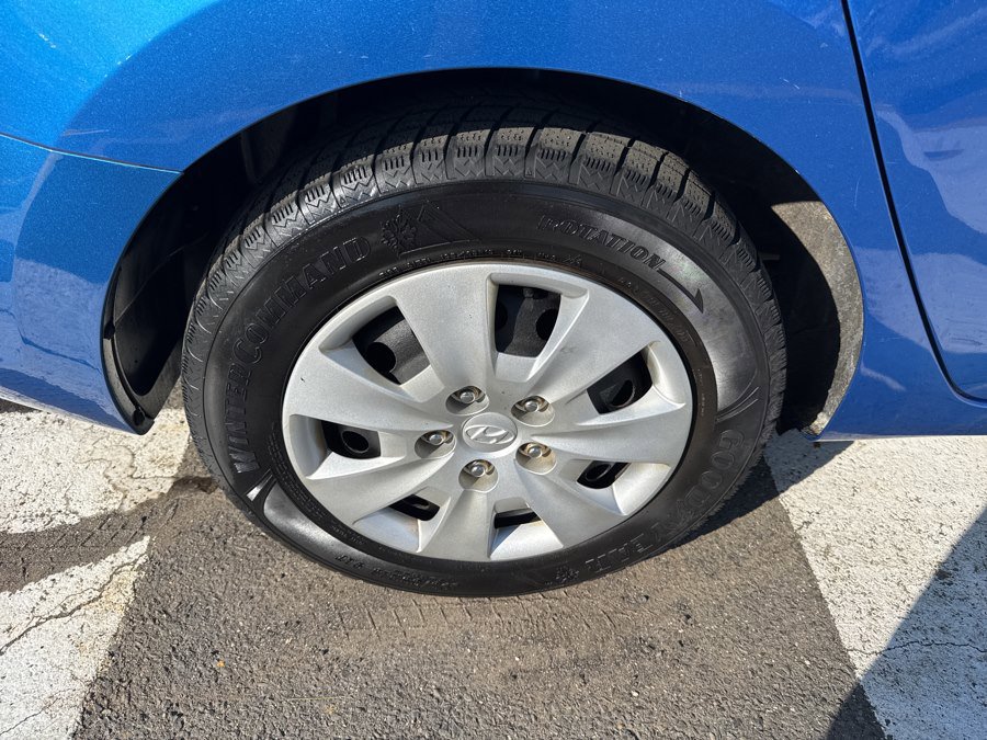 Used 2012 Hyundai Elantra GLS image 11