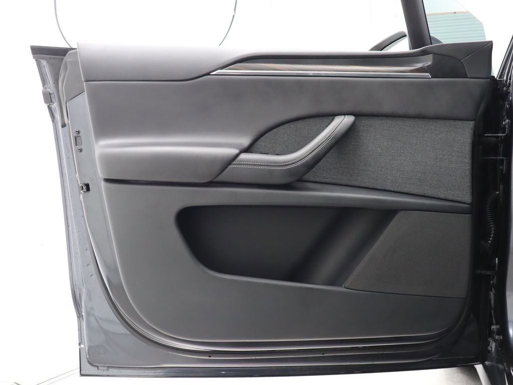 Used 2024 Tesla Model X image 33