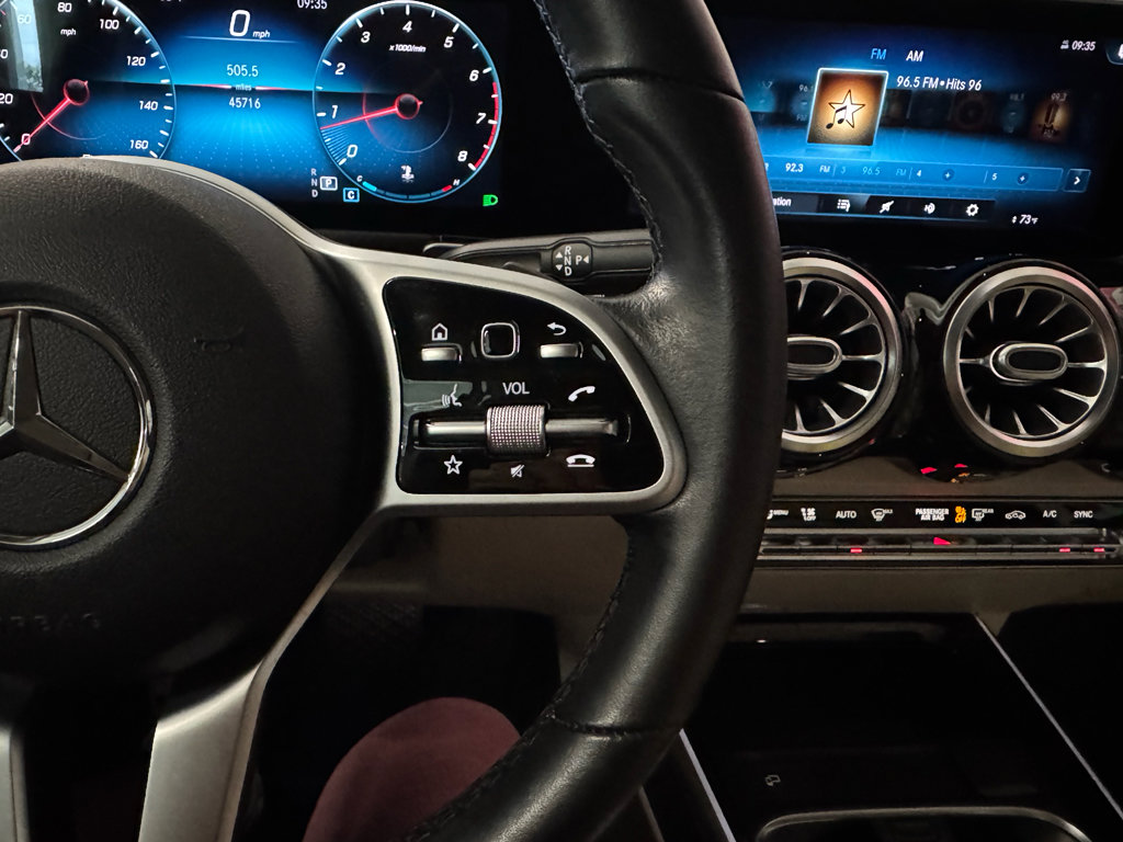 Used 2021 Mercedes-Benz GLB 250 w/ Premium Package image 26