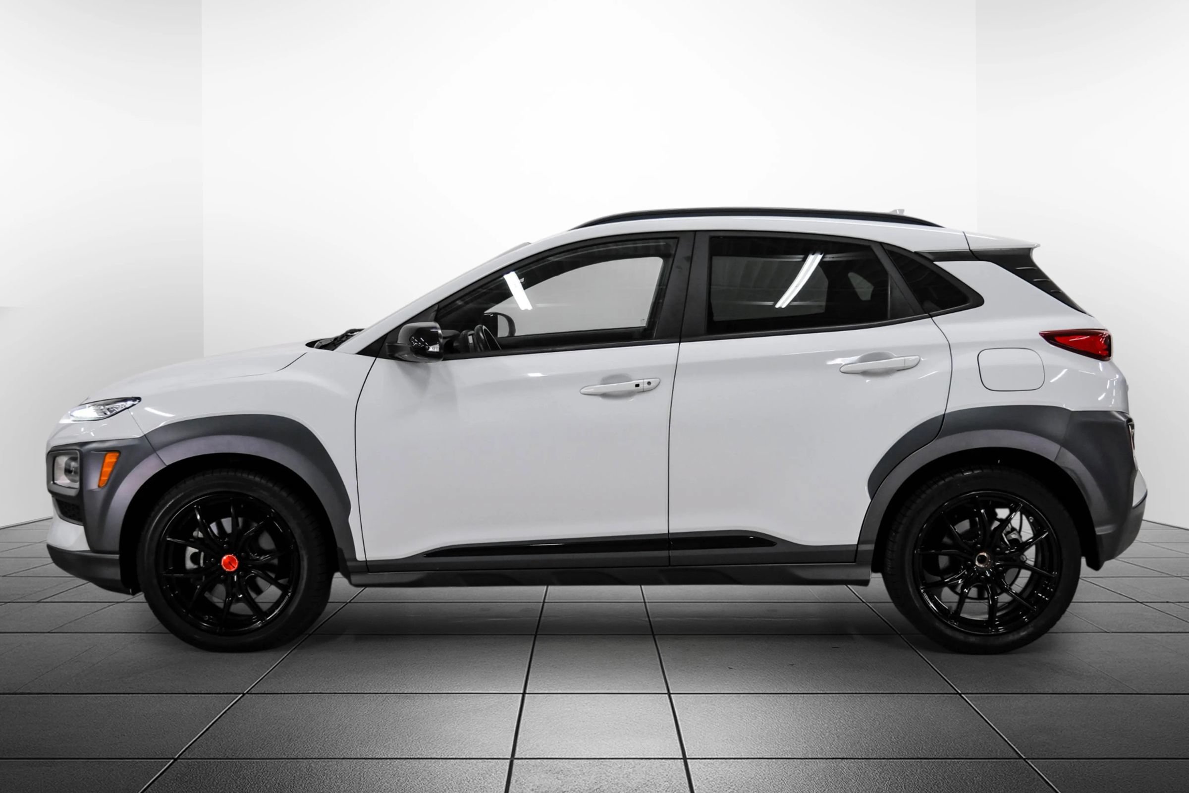 Used 2021 Hyundai Kona Night FWD image 9