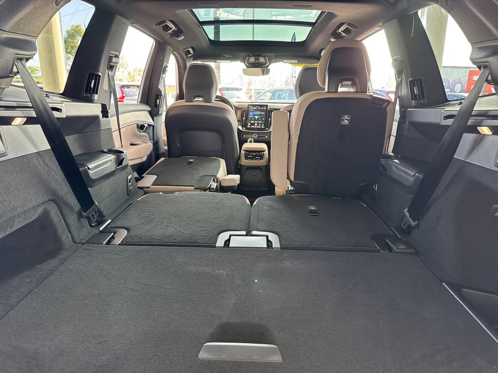 New 2026 Volvo XC90 T8 Plus image 15