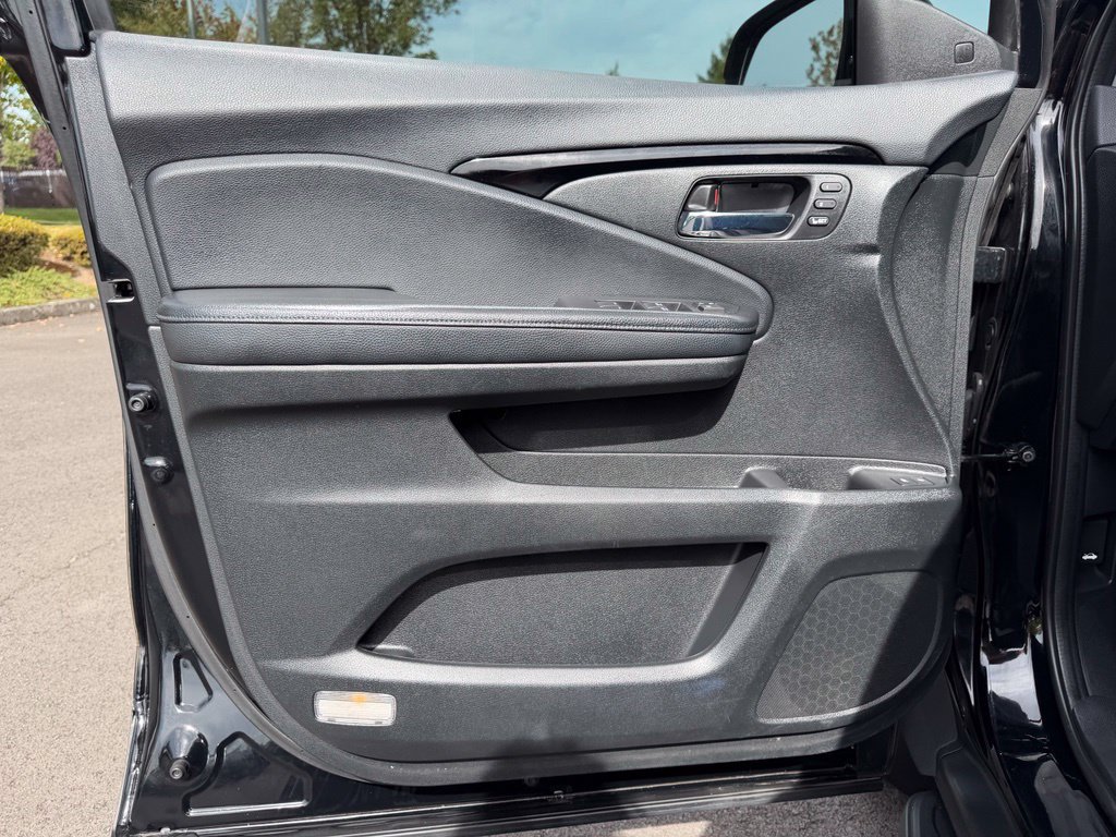 Used 2018 Honda Pilot Elite image 11
