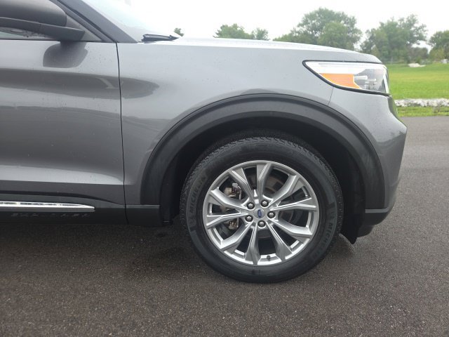 Used 2023 Ford Explorer XLT w/ Equipment Group 202A AWD/4WD image 4