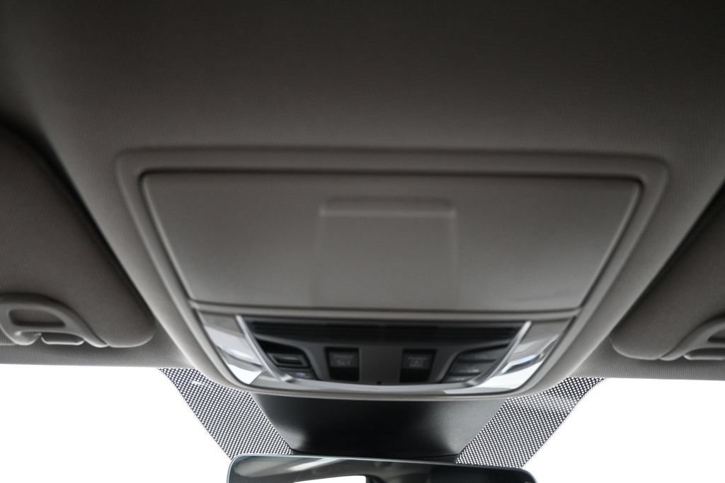 Used 2024 Acura MDX SH-AWD image 17