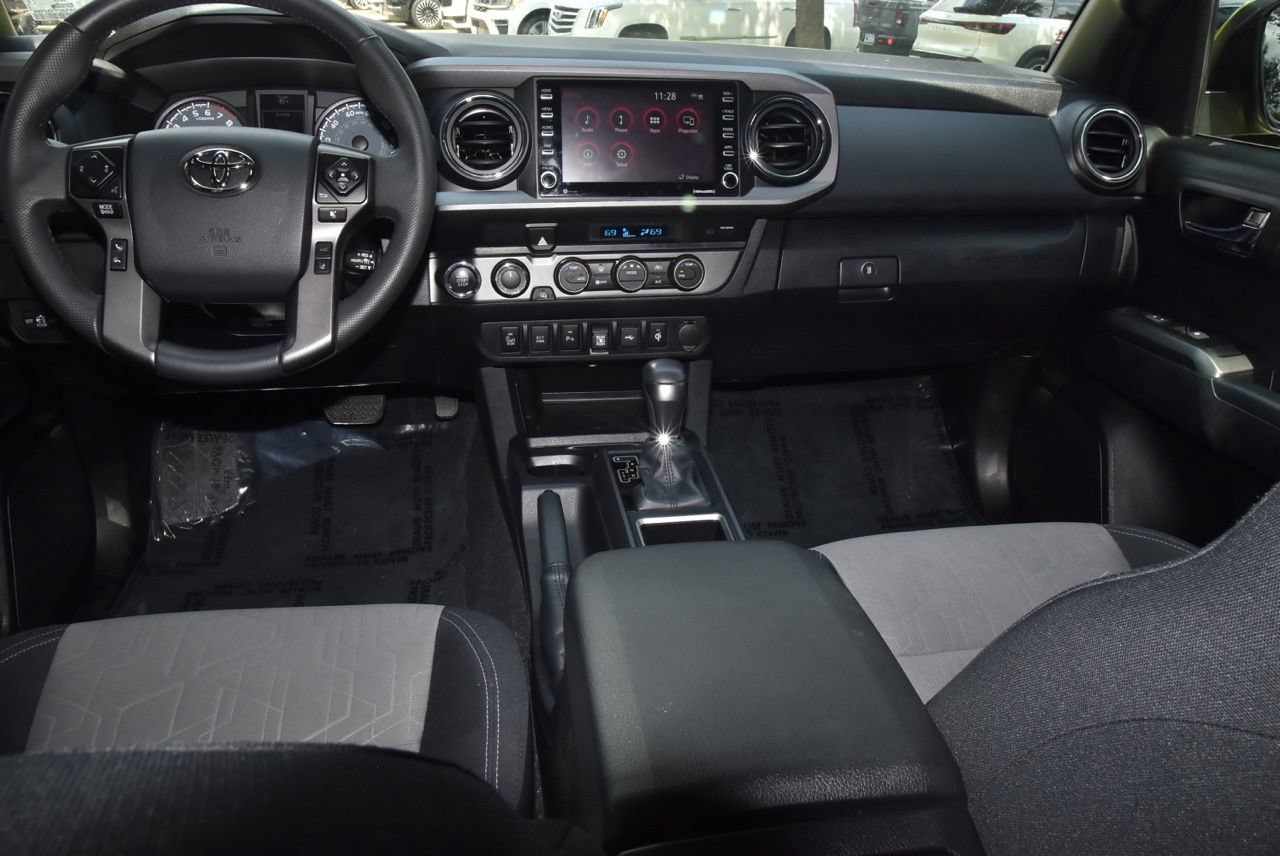 Used 2023 Toyota Tacoma TRD Off-Road w/ Technology Package AWD/4WD image 16