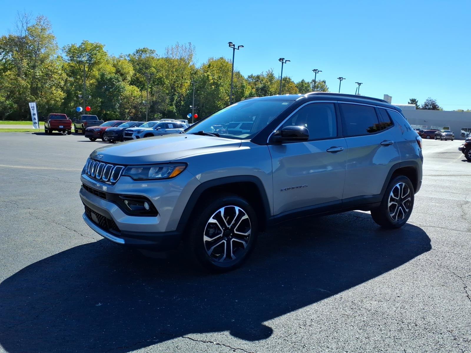 Certified 2022 Jeep Compass Limited AWD/4WD image 3