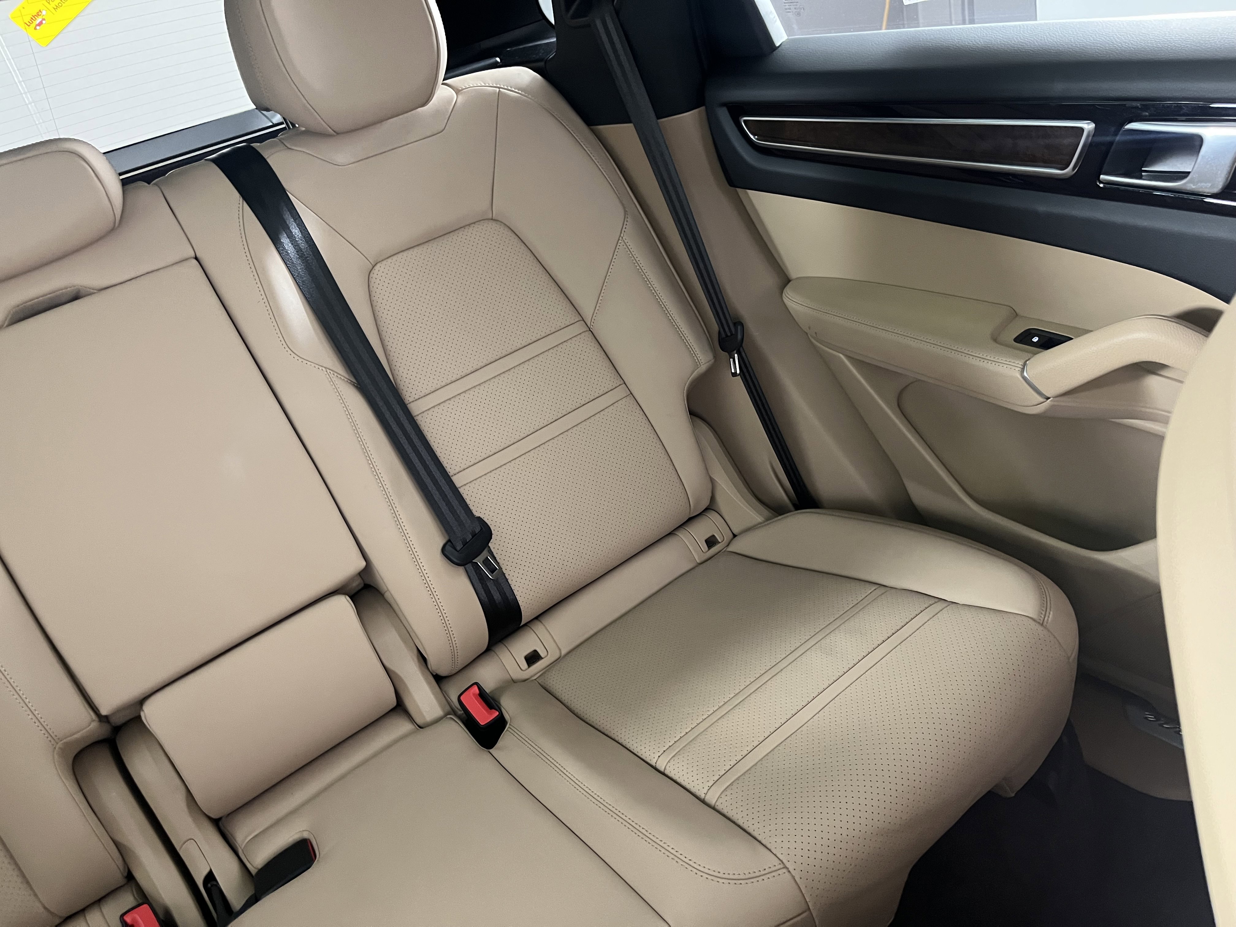 Used 2023 Porsche Cayenne image 24