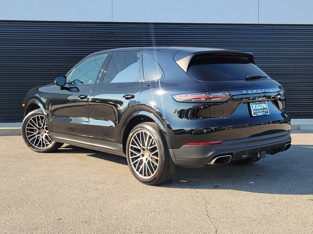 Used 2023 Porsche Cayenne AWD/4WD image 3