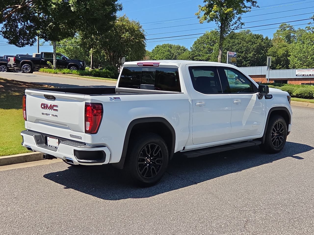 Used 2026 GMC Sierra 1500 Elevation w/ Elevation Premium Package AWD/4WD image 8