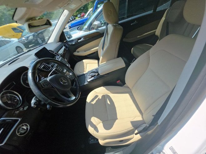 Used 2018 Mercedes-Benz GLS 450 4MATIC w/ Premium Package image 7