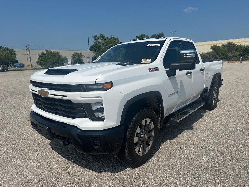 Used 2024 Chevrolet Silverado 2500 Custom w/ Custom Convenience Package AWD/4WD image 8