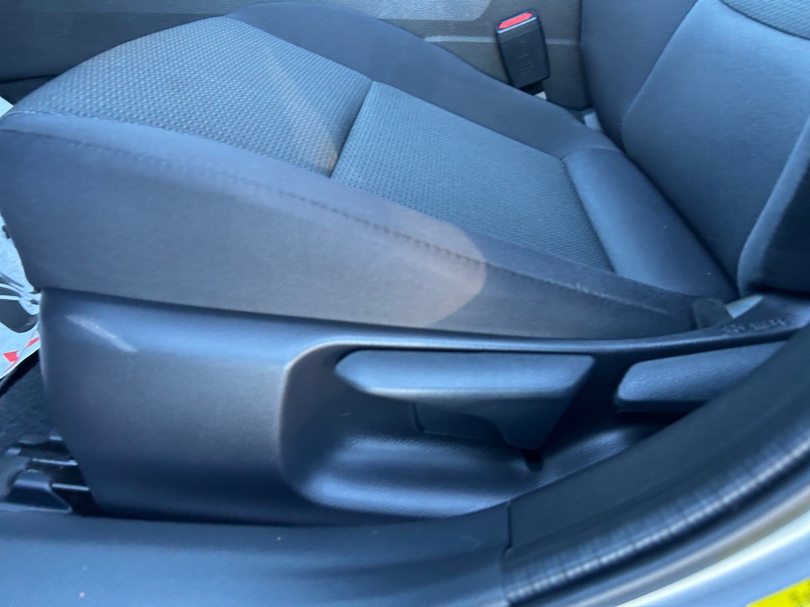 Used 2025 Toyota Prius LE AWD/4WD image 14