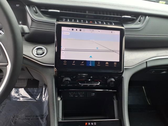 Used 2024 Jeep Grand Cherokee Limited w/ Black Appearance Package RWD image 15
