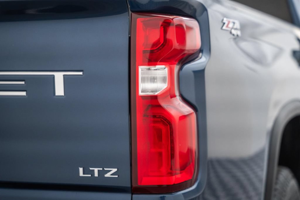 Used 2021 Chevrolet Silverado 3500 LTZ w/ LTZ Premium Package AWD/4WD image 8