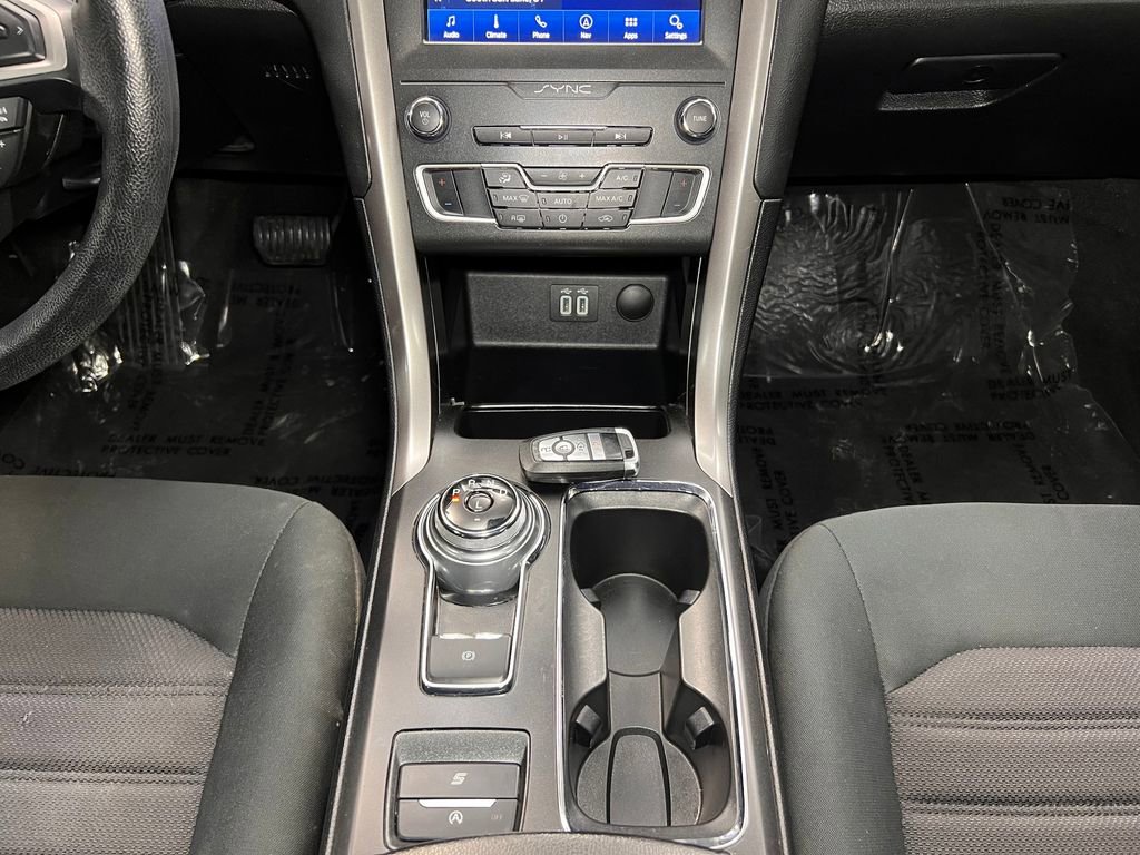 Used 2020 Ford Fusion SE image 15