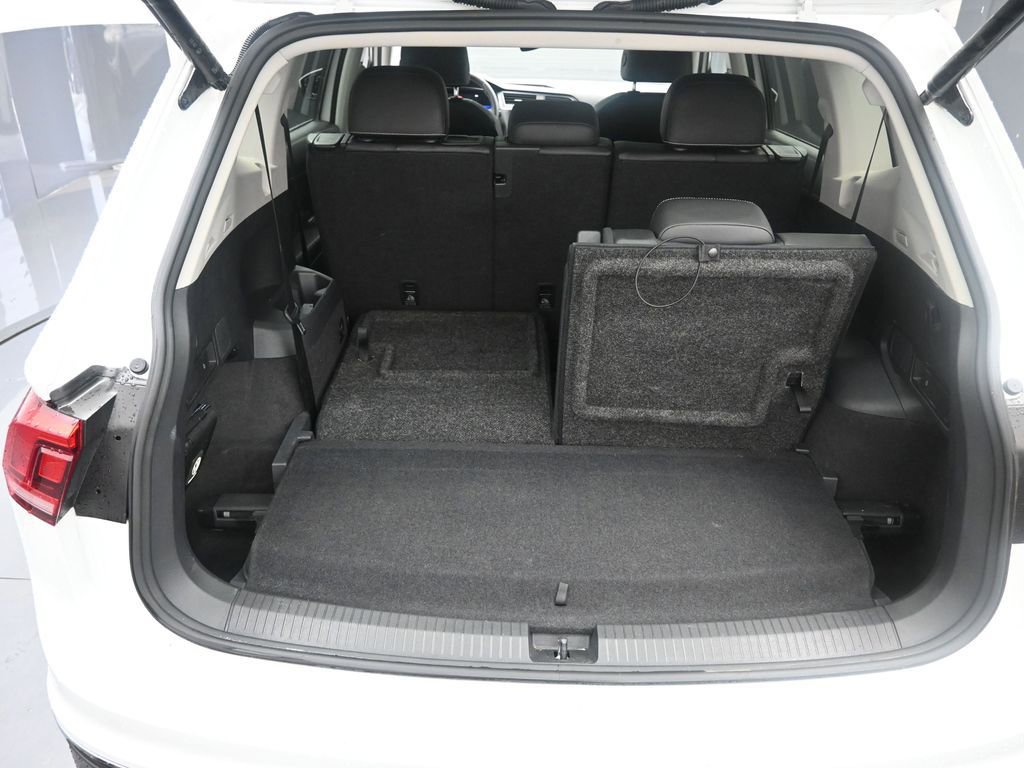 Used 2022 Volkswagen Tiguan SE FWD image 24