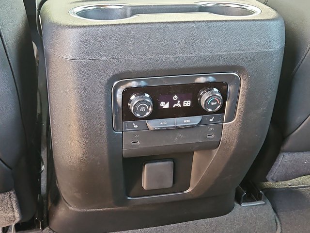 Used 2026 Chevrolet Suburban High Country AWD/4WD image 18