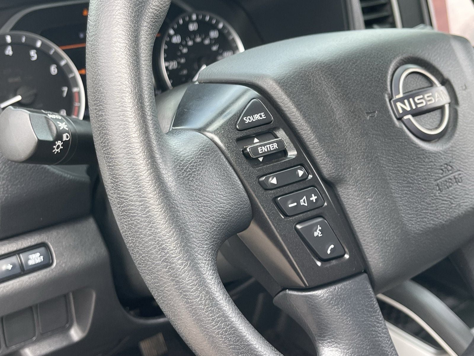 Used 2023 Nissan Frontier SV AWD/4WD image 25