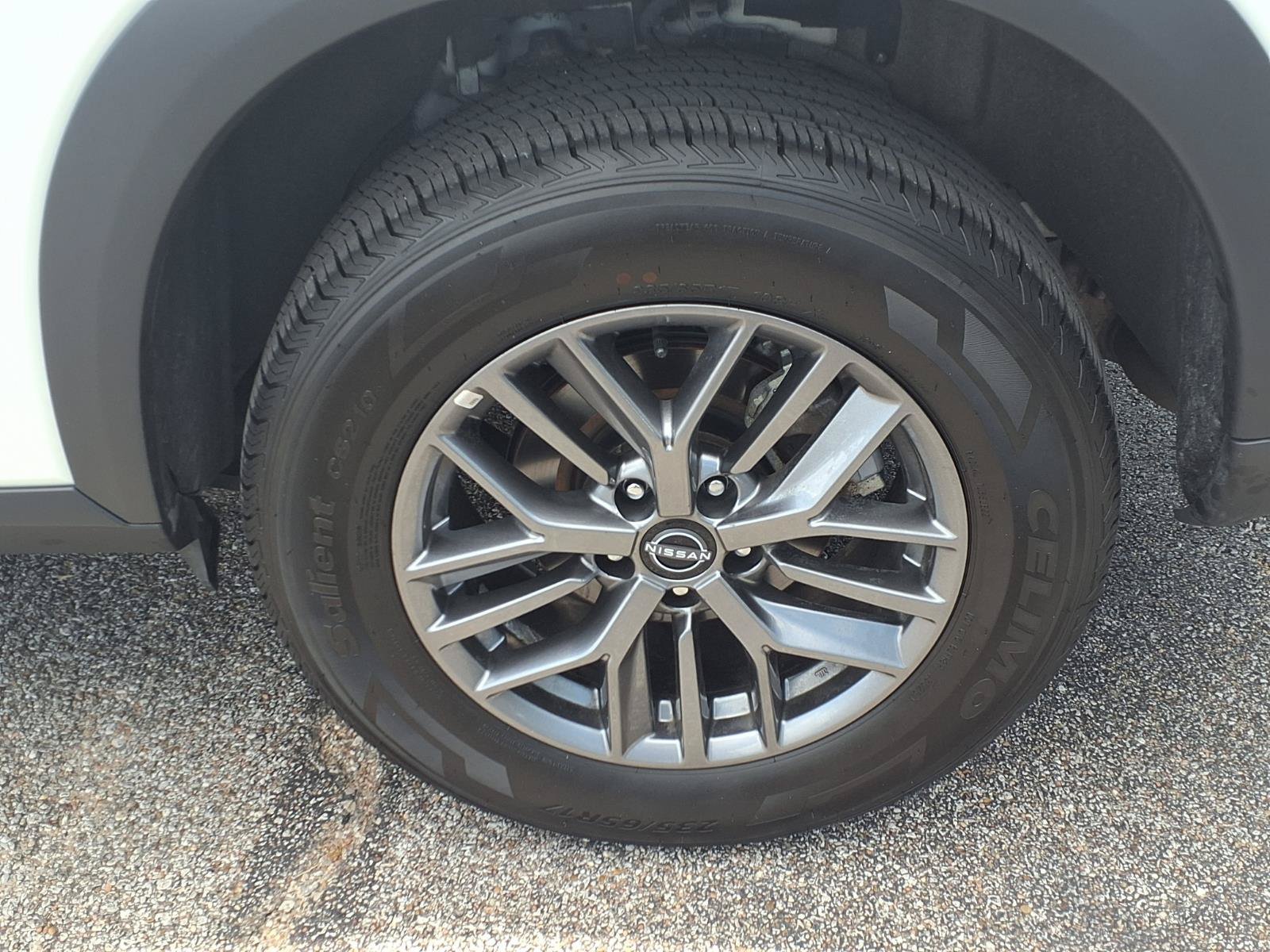 Used 2024 Nissan Rogue S AWD/4WD image 25