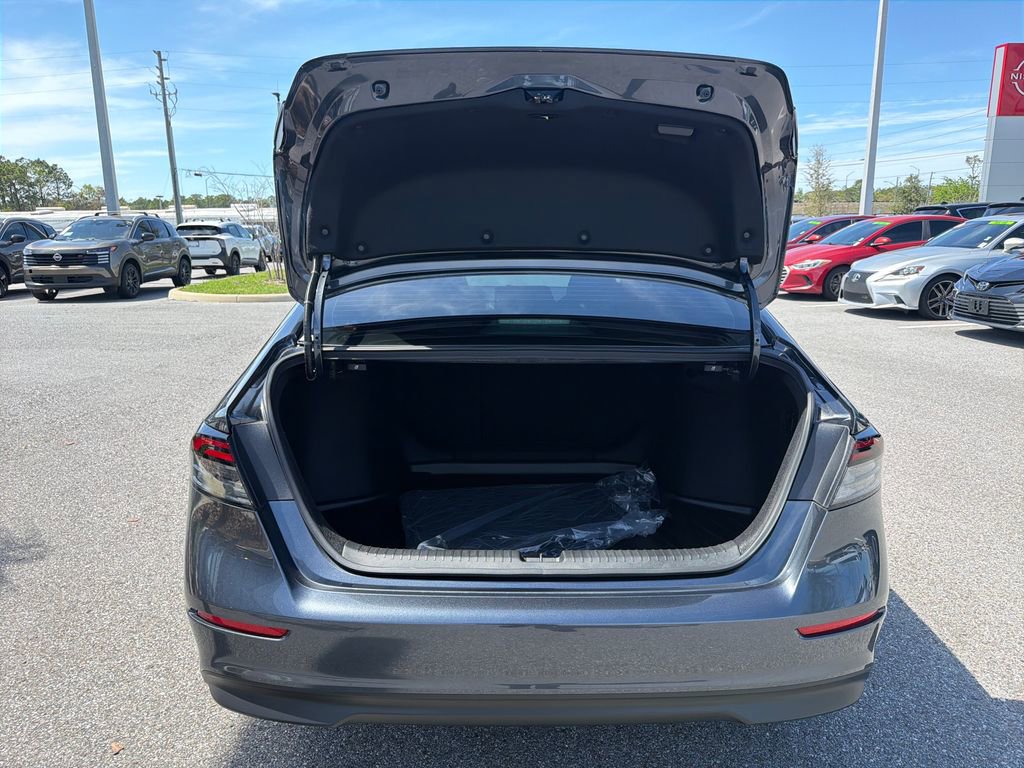 Used 2025 Honda Accord SE image 9