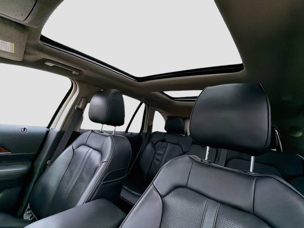 Used 2015 Lincoln MKX AWD w/ Equipment Group 102A image 24