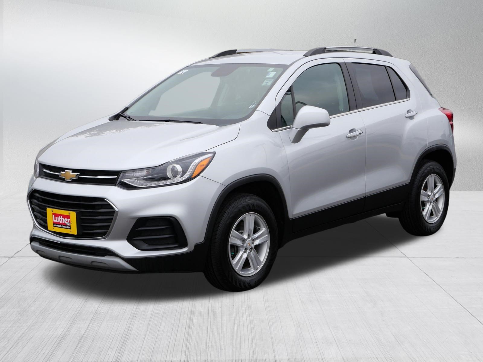 Used 2017 Chevrolet Trax LT w/ LT Convenience Package AWD/4WD image 3