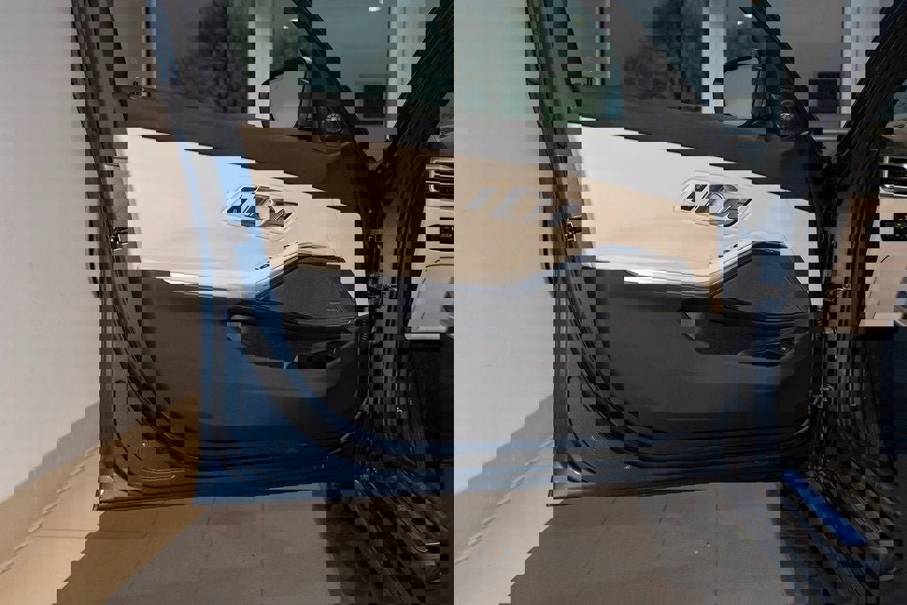 Used 2026 BMW 330i xDrive 330i xDrive w/ Premium Package image 12