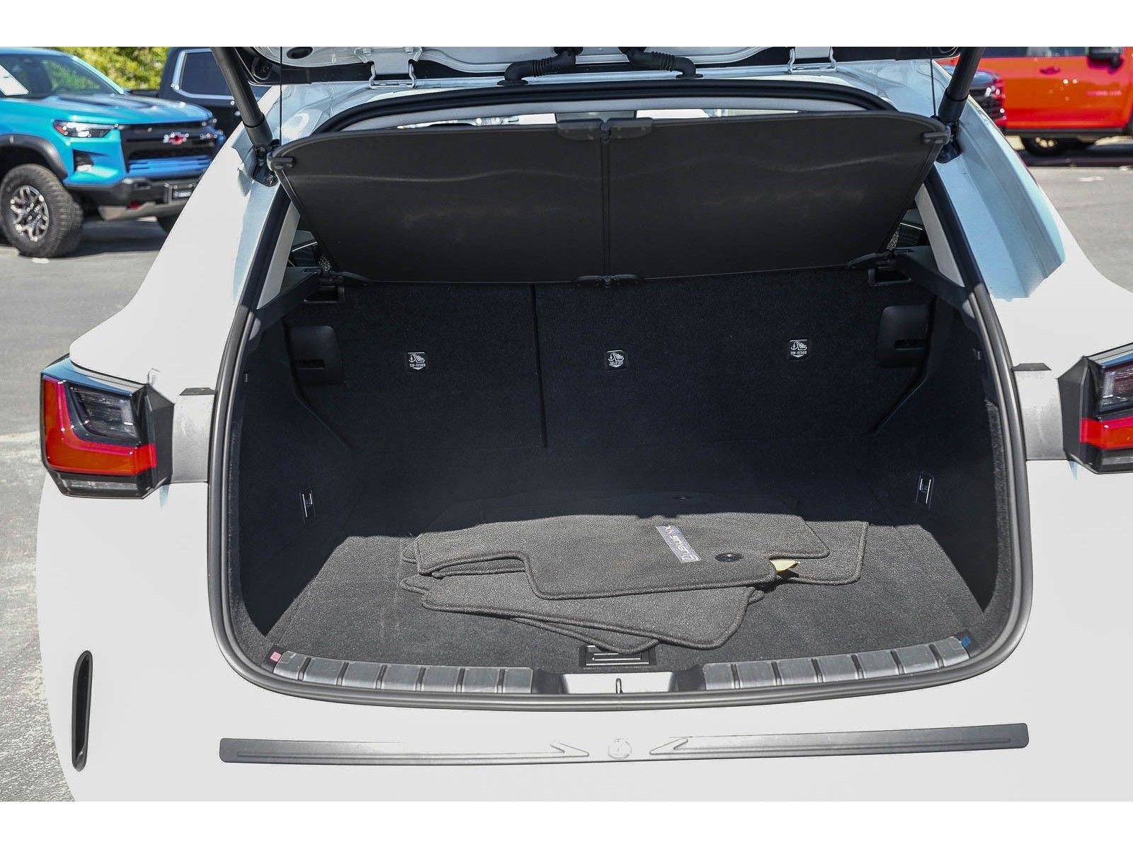 Used 2025 Lexus NX 450h+ AWD w/ Towing Package (2000 Lbs) image 25