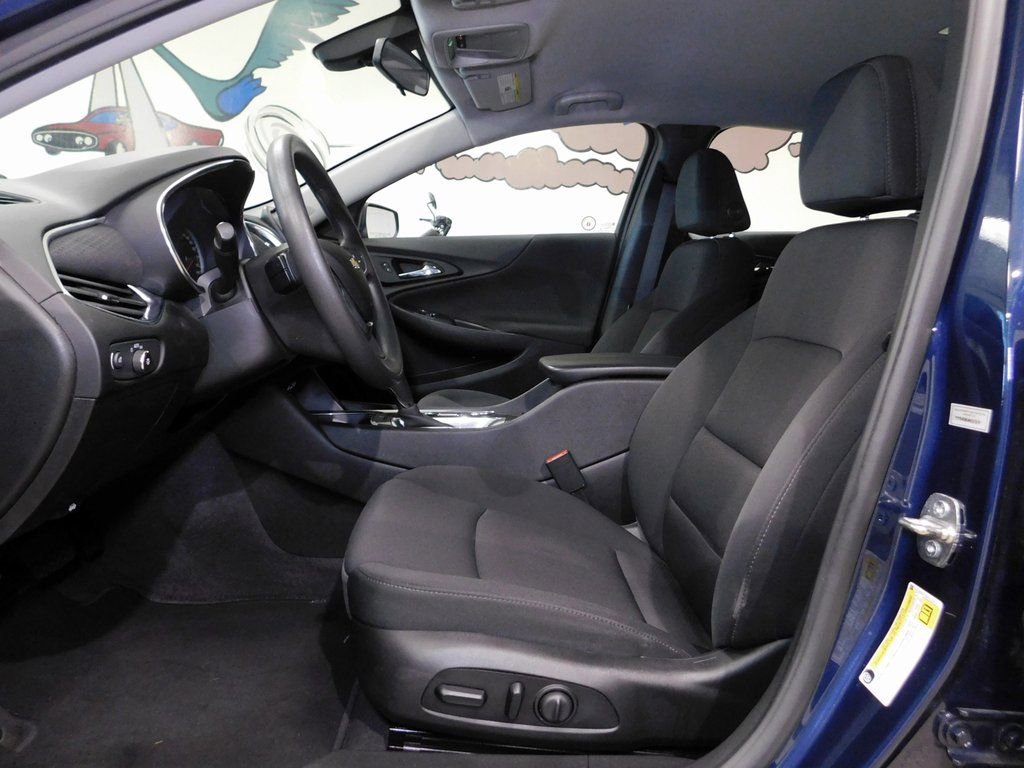 Used 2019 Chevrolet Malibu LT image 30