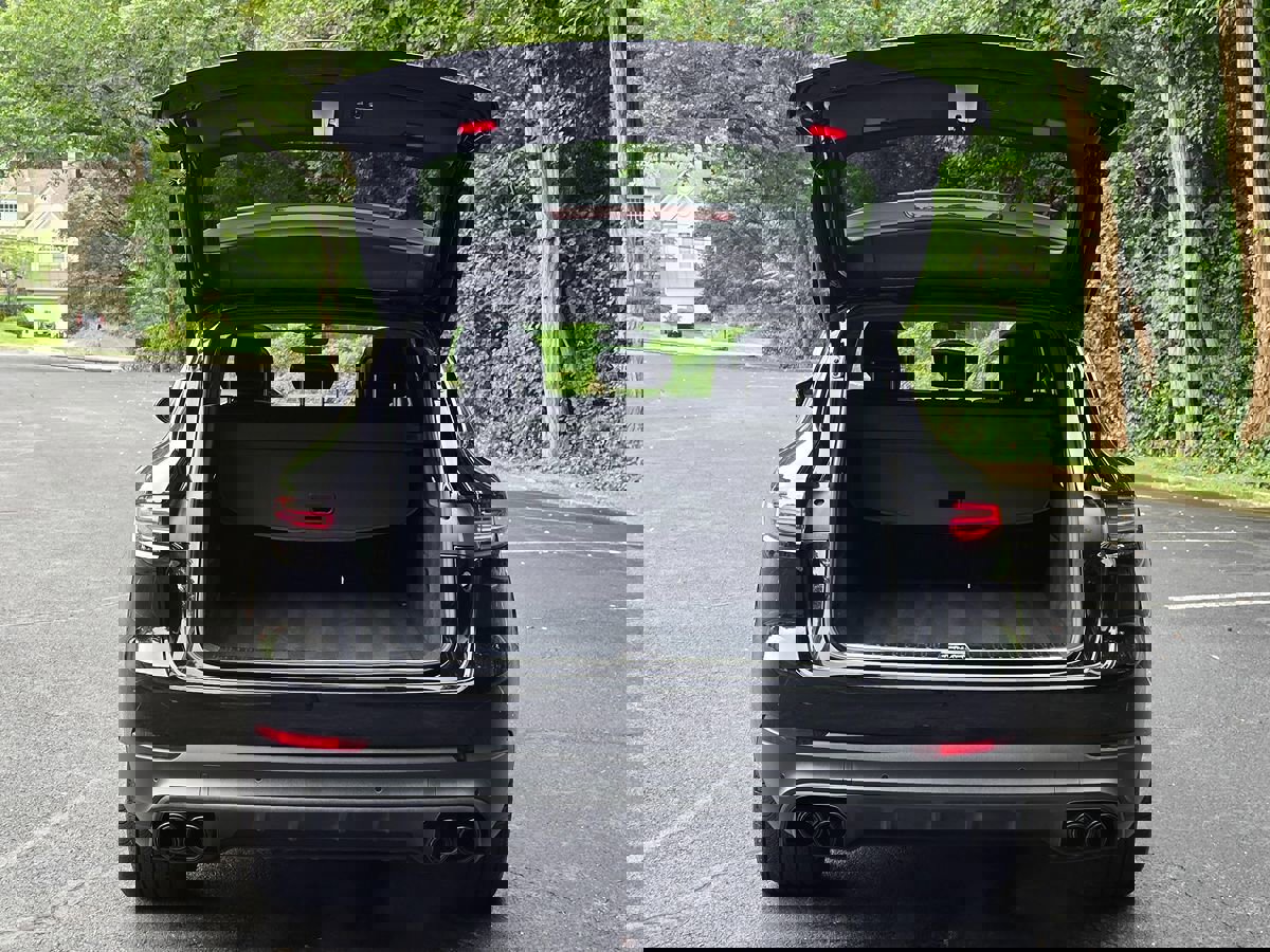 Used 2023 Porsche Cayenne Platinum Edition image 70