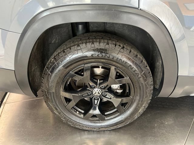 Used 2024 Volkswagen Atlas Peak Edition SE AWD/4WD image 10