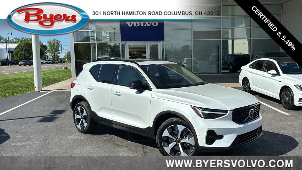 Certified 2026 Volvo XC40 B5 Plus AWD/4WD image 1