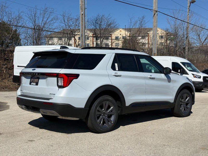 New 2026 Ford Explorer Active image 3