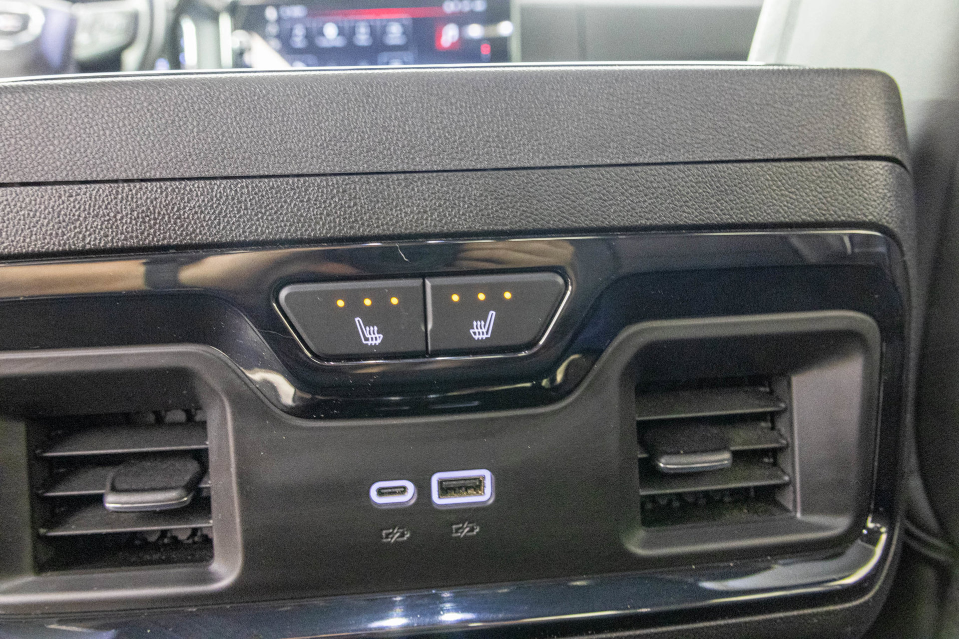 Used 2025 GMC Sierra 2500 AT4X AWD/4WD image 47