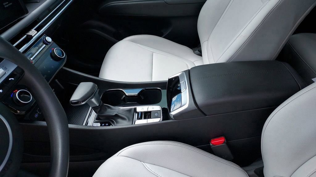 Certified 2025 Hyundai Santa Cruz SEL image 17