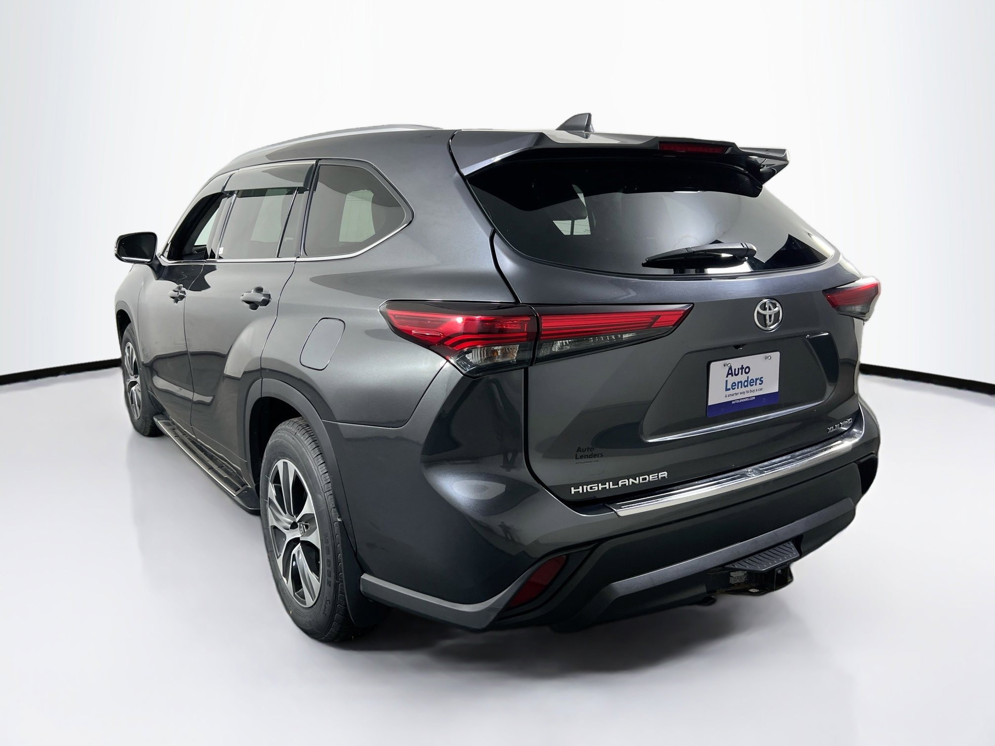 Used 2020 Toyota Highlander XLE image 7