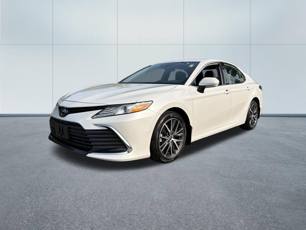 Used 2024 Toyota Camry XLE AWD/4WD image 2