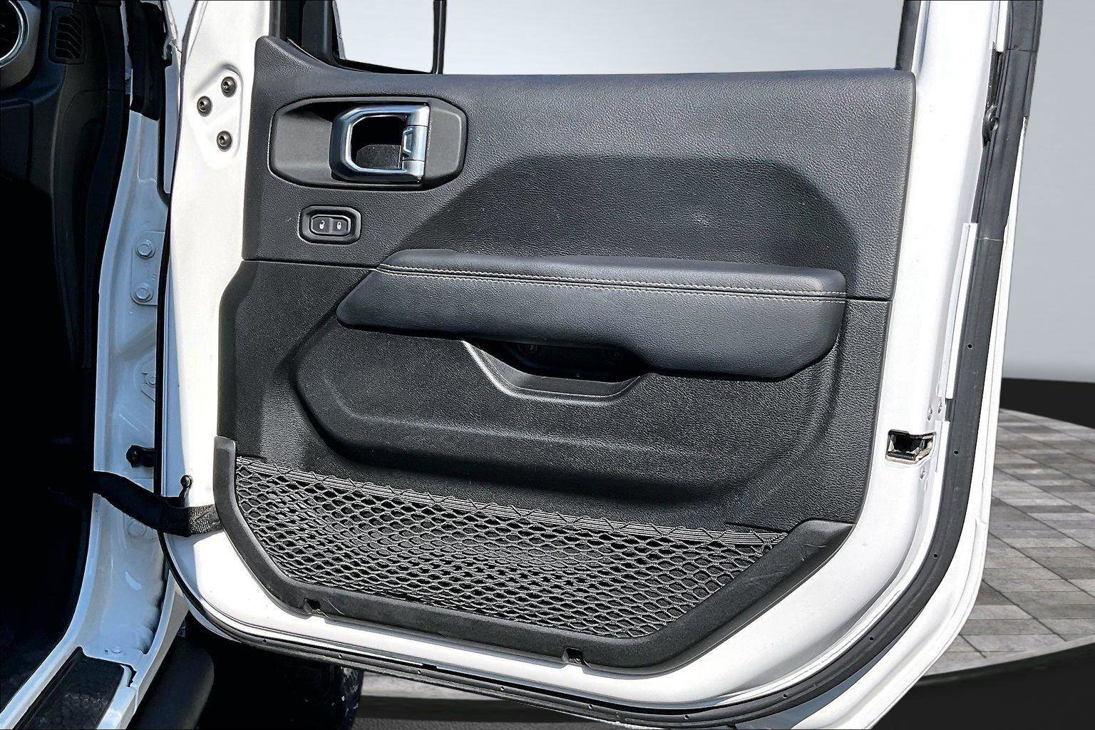 Used 2020 Jeep Wrangler Unlimited Rubicon AWD/4WD image 24