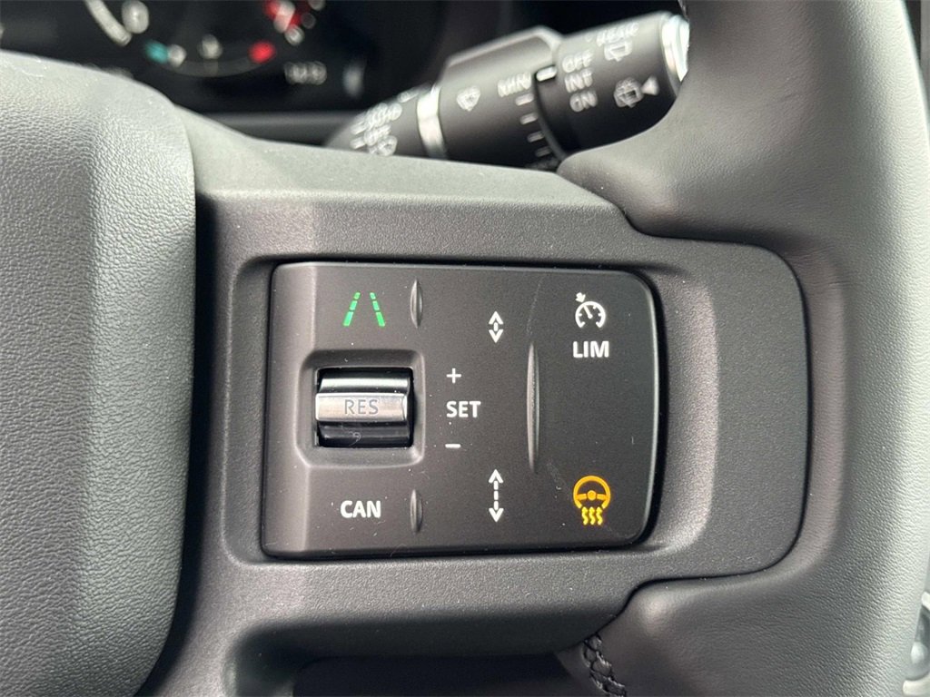 New 2026 Land Rover Defender 110 X-Dynamic SE image 27