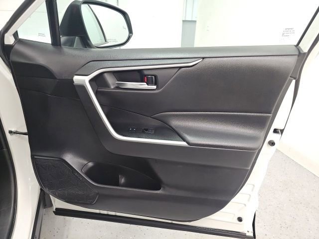 Certified 2022 Toyota RAV4 XLE image 35