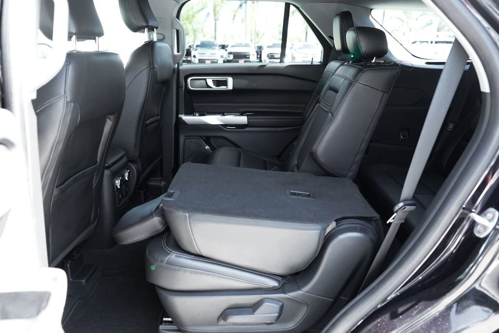 Used 2022 Ford Explorer XLT w/ Equipment Group 202A image 36