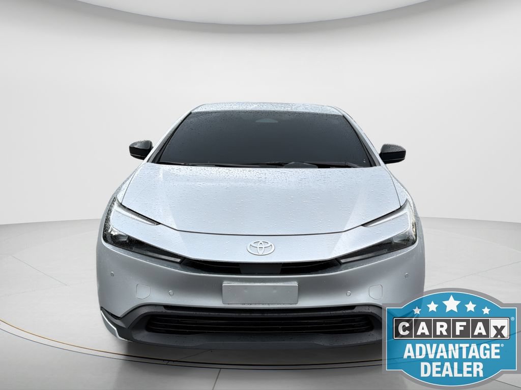 Used 2025 Toyota Prius LE FWD image 2