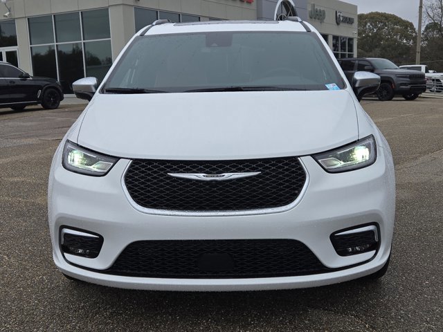 New 2026 Chrysler Pacifica Pinnacle image 2