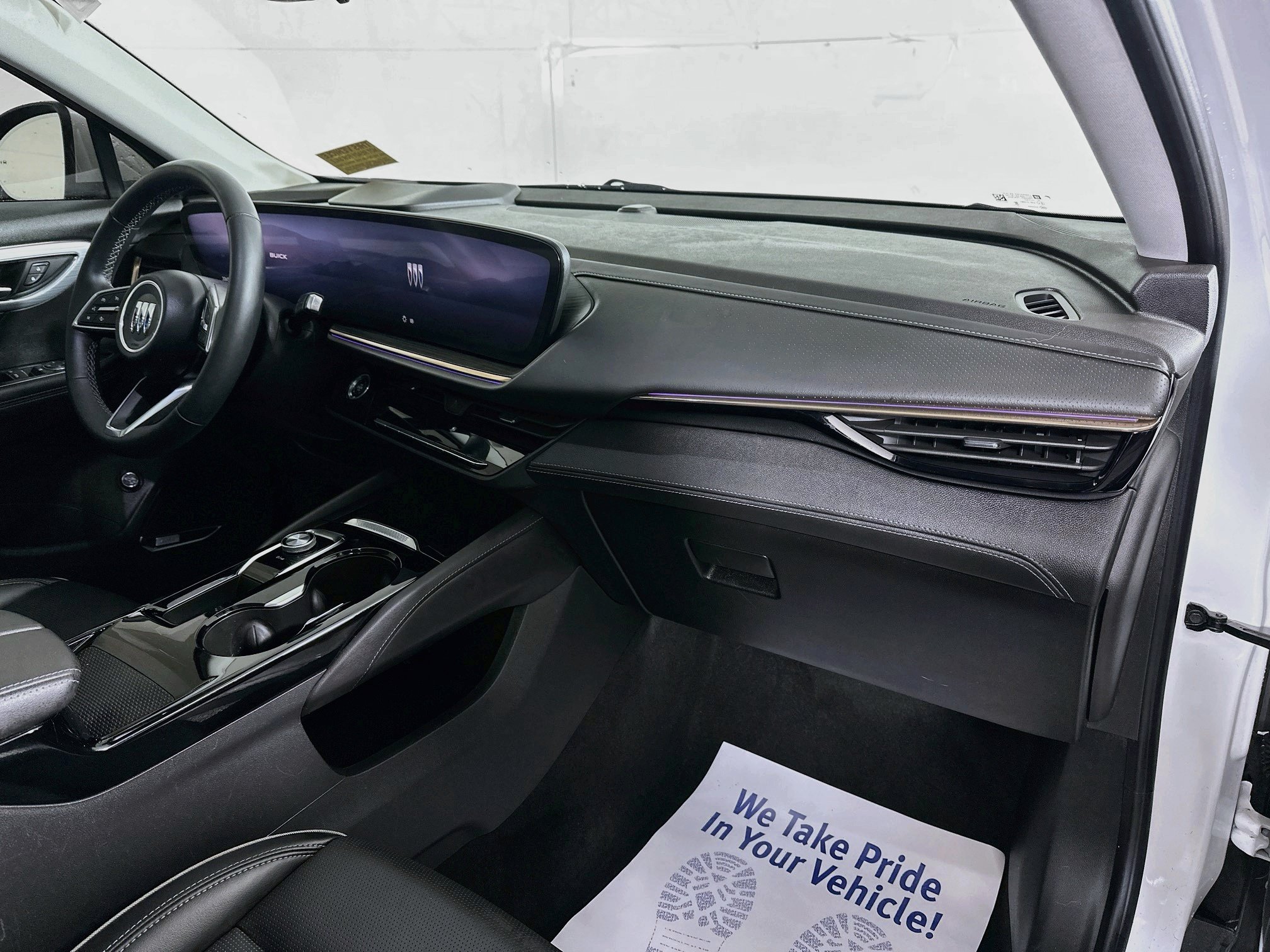 Used 2025 Buick Envision Avenir AWD/4WD image 29