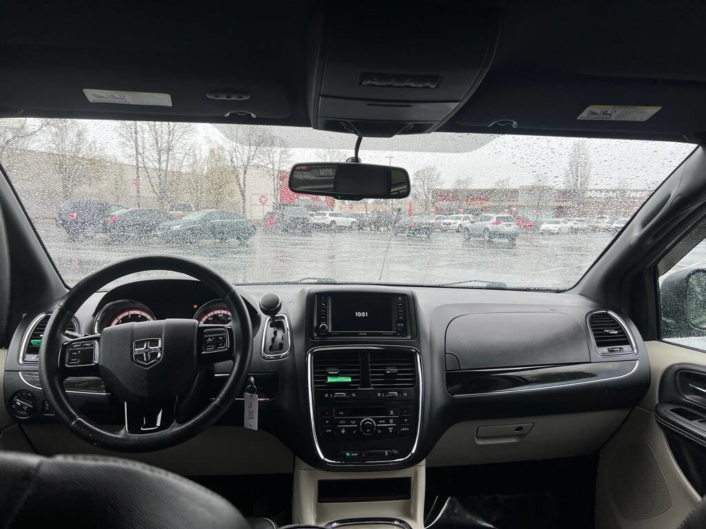 Used 2016 Dodge Grand Caravan SXT image 10